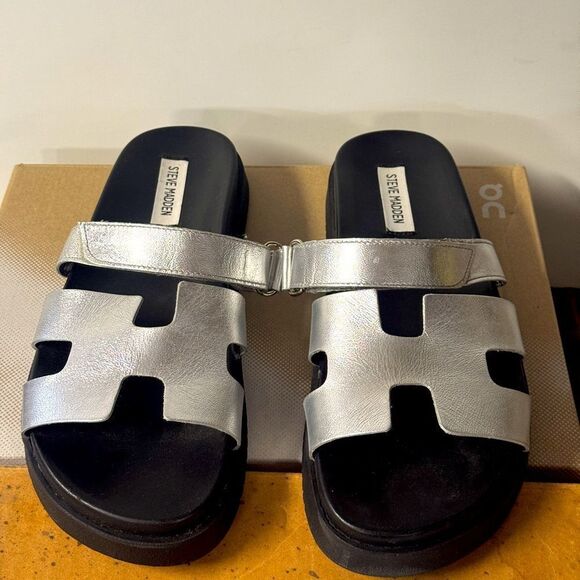 Steve Madden Shoes - Steve Madden women sandals size 10 black and silver in color brand new